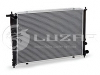 Радиатор двигателя HYUNDAI H1 2000-2004 / LUZAR / LRCHUPR96100